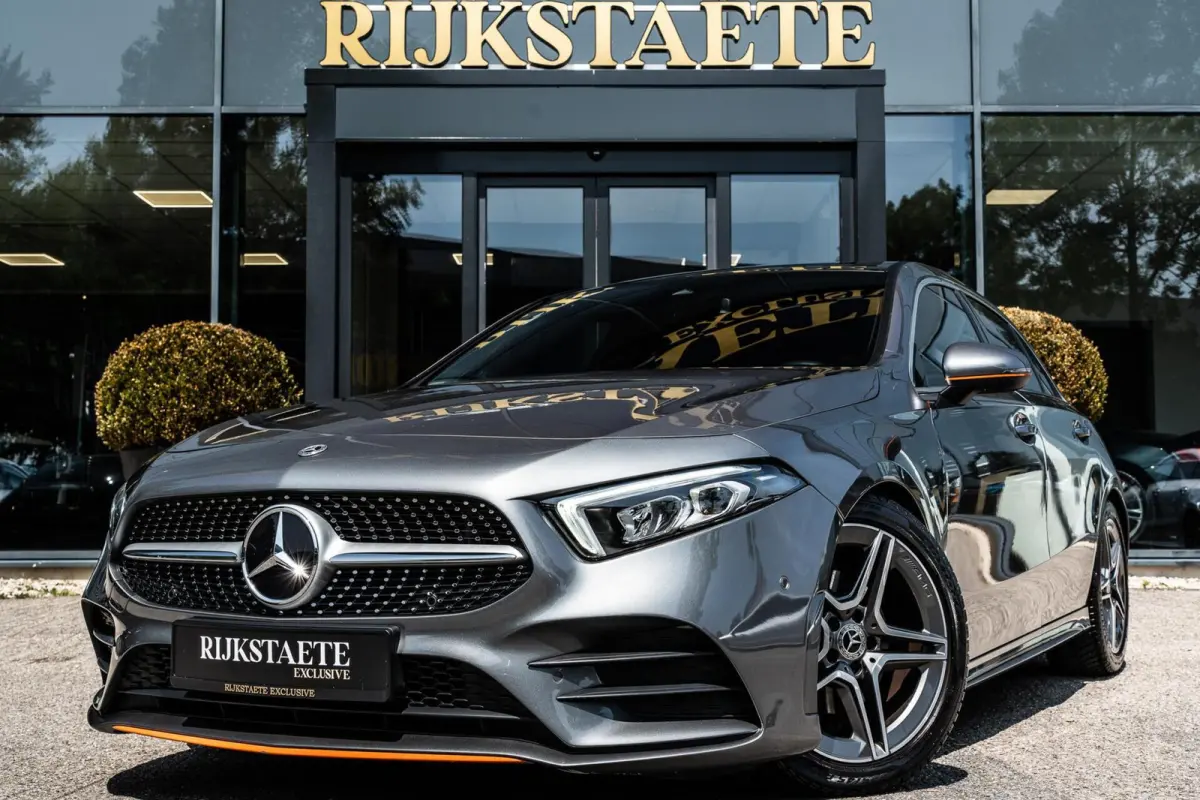 A200 AMG|PANO|BURMESTER|CAMERA|18'|CARPLAY