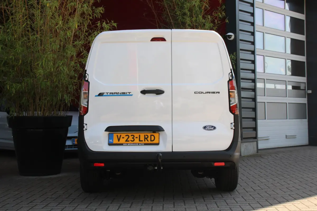 Trend 44 kWh | Trekhaak | Camera | Adaptive Cruise | Dodehoekdetectie