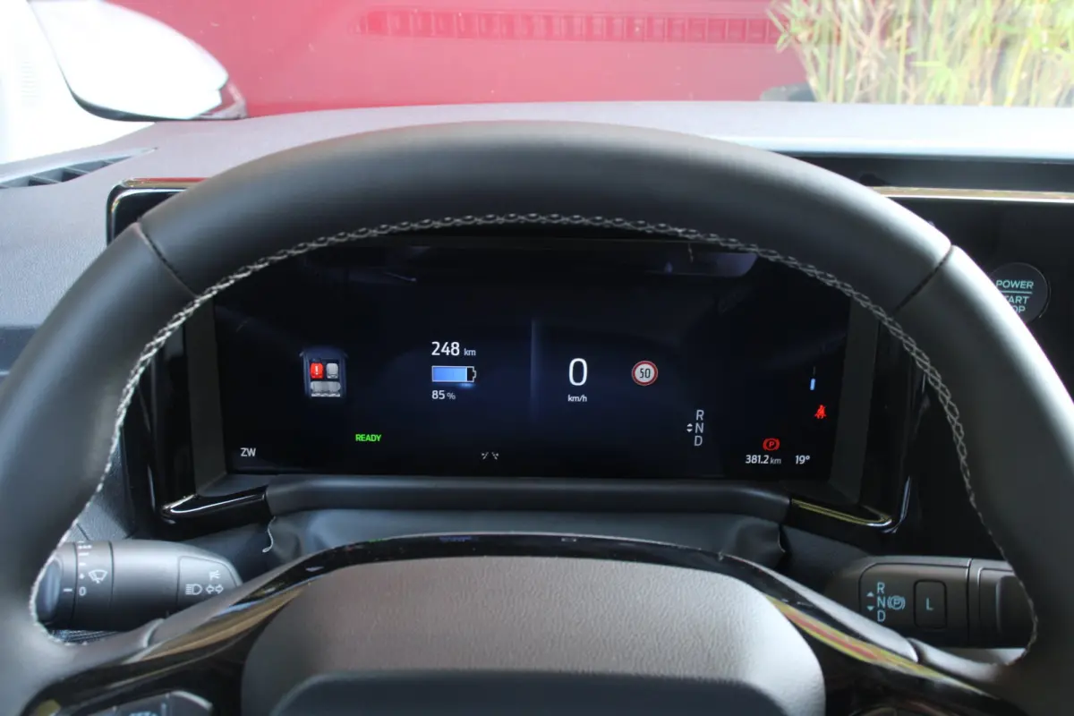 Trend 44 kWh | Trekhaak | Camera | Adaptive Cruise | Dodehoekdetectie