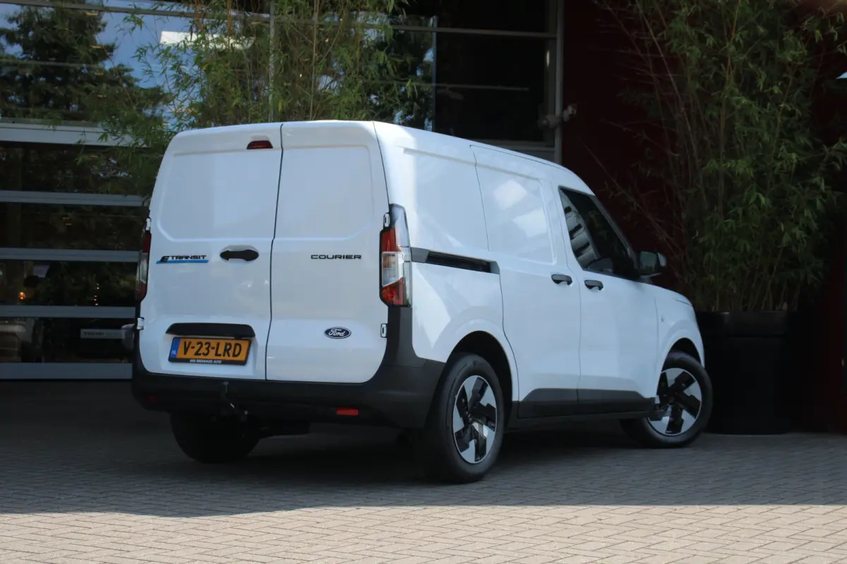 Trend 44 kWh | Trekhaak | Camera | Adaptive Cruise | Dodehoekdetectie