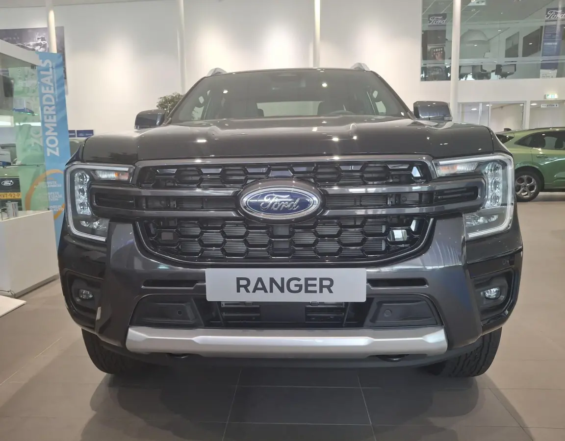Wildtrak PHEV | DUBBELE CABINE | TREKHAAK | 18 INCH VELGEN | NAVIGATIE | STOEL- EN STUURVERWARMING | PARKEERSENSOREN VÓÓR | ALARM MET BEWEGINGSSENSOREN | ADAPTIEVE CRUISE CONTROL | POWER R
