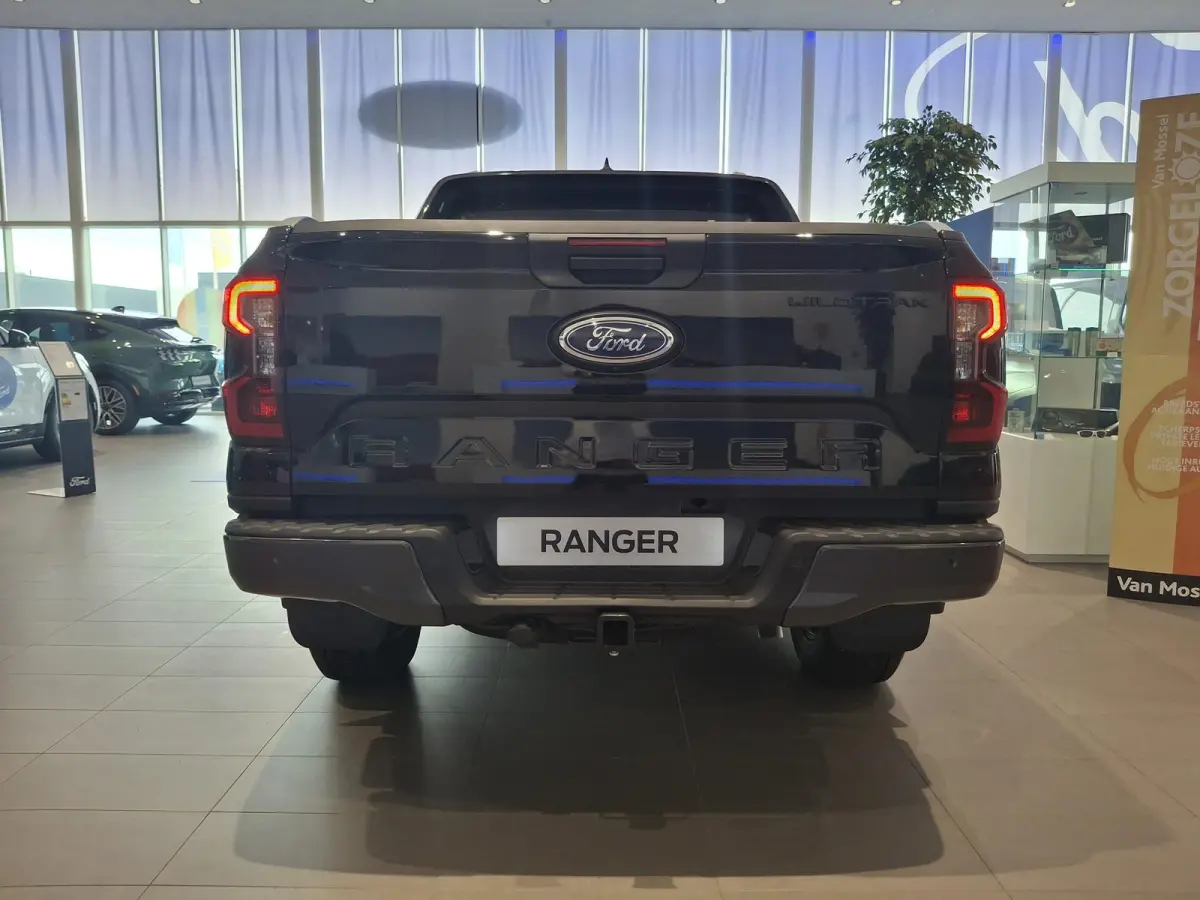 Wildtrak PHEV | DUBBELE CABINE | TREKHAAK | 18 INCH VELGEN | NAVIGATIE | STOEL- EN STUURVERWARMING | PARKEERSENSOREN VÓÓR | ALARM MET BEWEGINGSSENSOREN | ADAPTIEVE CRUISE CONTROL | POWER R
