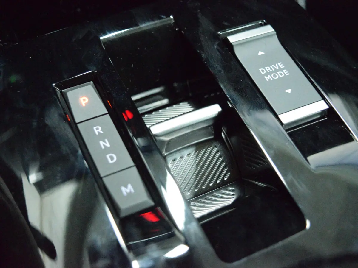 1.2 Hybrid 145pk Collection CAMERA MET SENSOREN | NAVI & CARPLAY | E.C.C. | STOELVERWARMING | UIT VOORRAAD LEVERBAAR