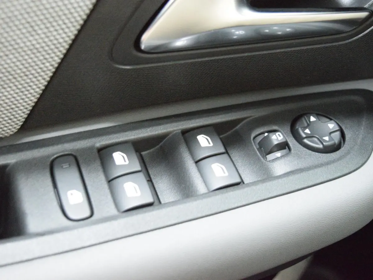 1.2 Hybrid 145pk Collection CAMERA MET SENSOREN | NAVI & CARPLAY | E.C.C. | STOELVERWARMING | UIT VOORRAAD LEVERBAAR