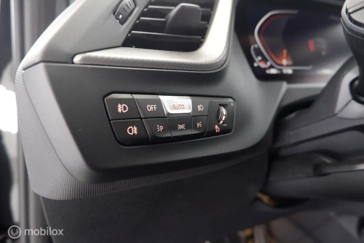 118i M-Sport Introduction Edition leer|panorama|led|cam|nav|dab|ecc|lmv17