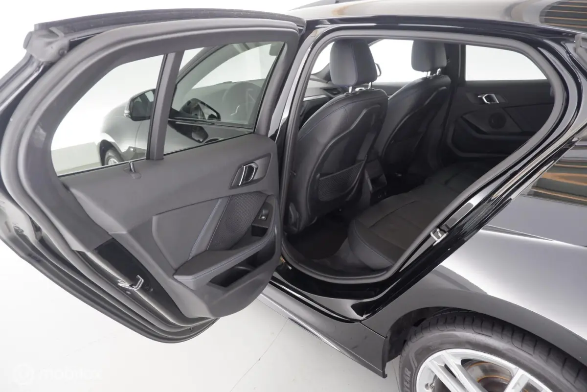 118i M-Sport Introduction Edition leer|panorama|led|cam|nav|dab|ecc|lmv17