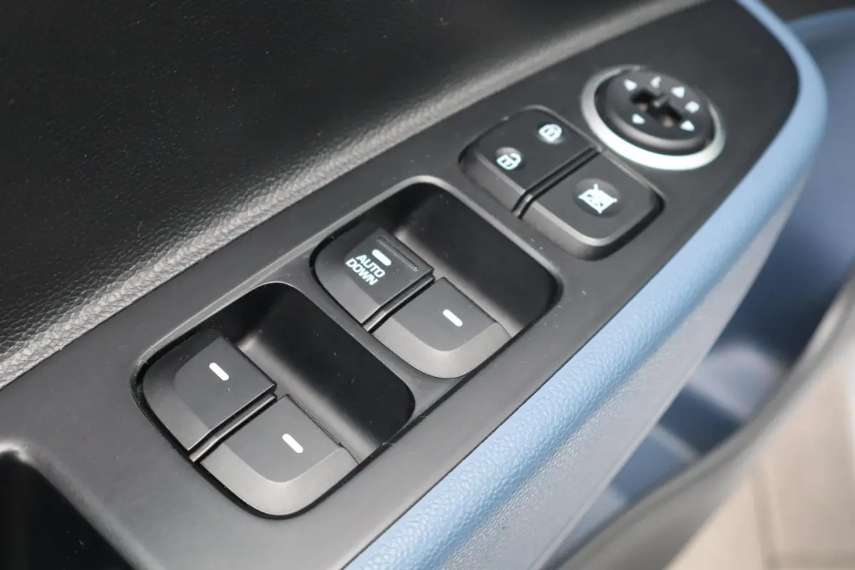1.0i i-MOTION & COMFORT, CRUISE, CLIMATE, BLUETOOTH