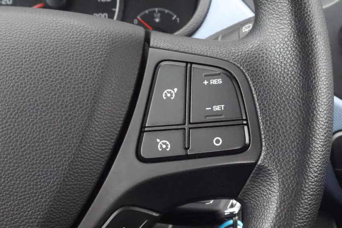 1.0i i-MOTION & COMFORT, CRUISE, CLIMATE, BLUETOOTH