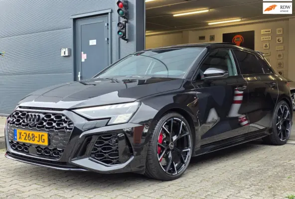 2.5 TFSI RS3 / Pano / B&O / Matrix LED / Dealer onderhouden / Full options / HUD / RS Zetels / GPS Track&Trace