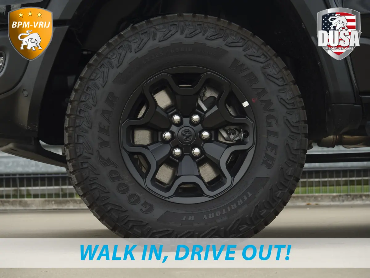 | RHO | 3.0L Twin-Turbo I6 | 4x4 | Crew Cab Panoramadak | 14,4-inch Touchscreen | Passenger Display | Getoonde accessoires zijn verkrijgbaar tegen meerprijs