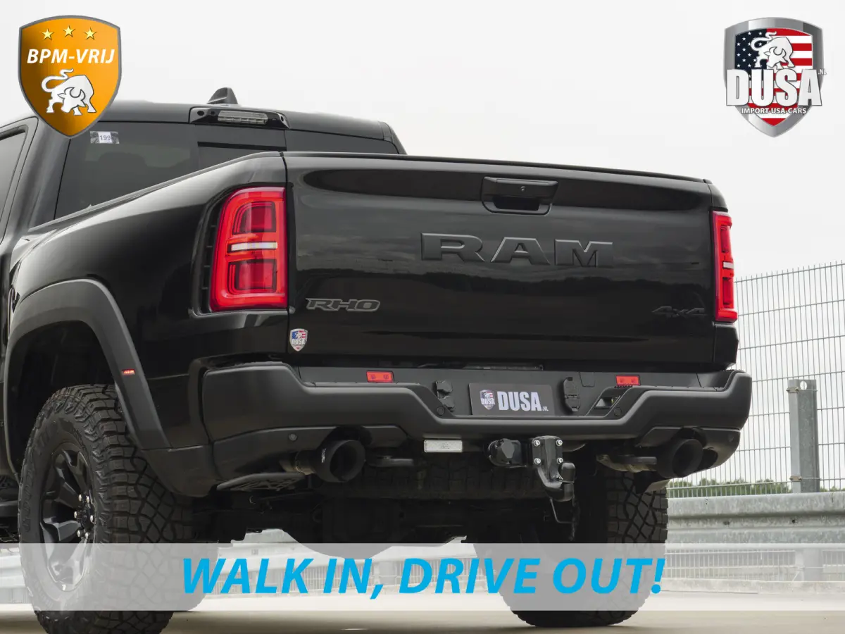 | RHO | 3.0L Twin-Turbo I6 | 4x4 | Crew Cab Panoramadak | 14,4-inch Touchscreen | Passenger Display | Getoonde accessoires zijn verkrijgbaar tegen meerprijs