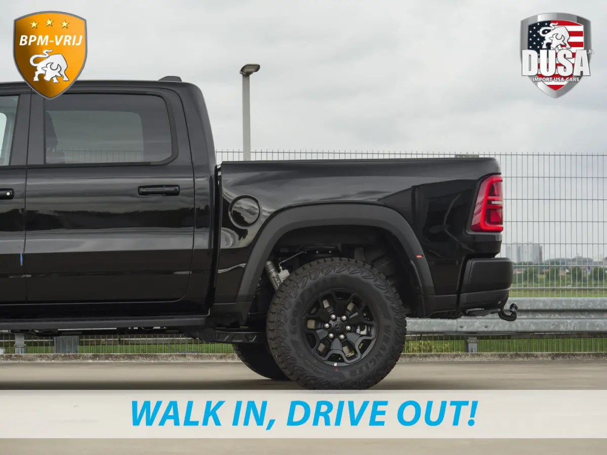 | RHO | 3.0L Twin-Turbo I6 | 4x4 | Crew Cab Panoramadak | 14,4-inch Touchscreen | Passenger Display | Getoonde accessoires zijn verkrijgbaar tegen meerprijs