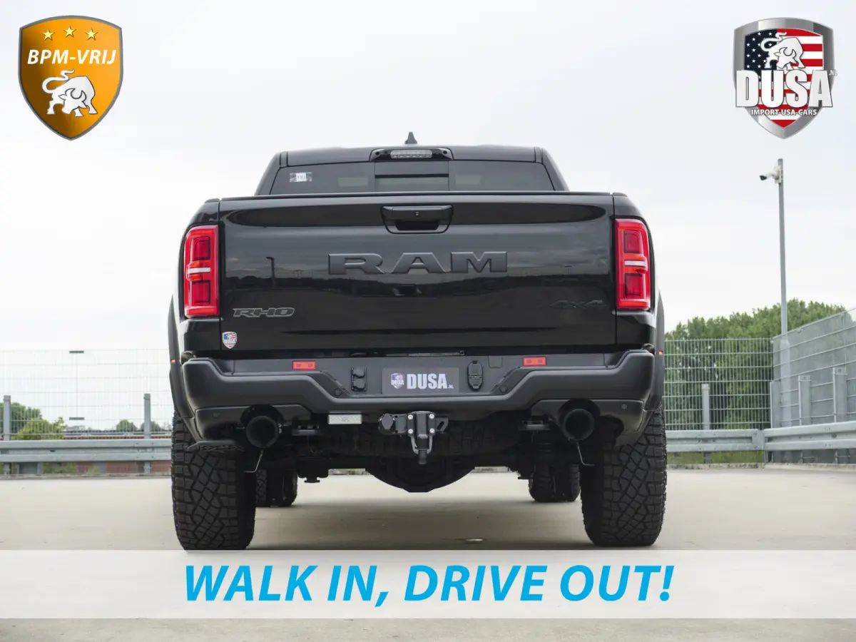 | RHO | 3.0L Twin-Turbo I6 | 4x4 | Crew Cab Panoramadak | 14,4-inch Touchscreen | Passenger Display | Getoonde accessoires zijn verkrijgbaar tegen meerprijs