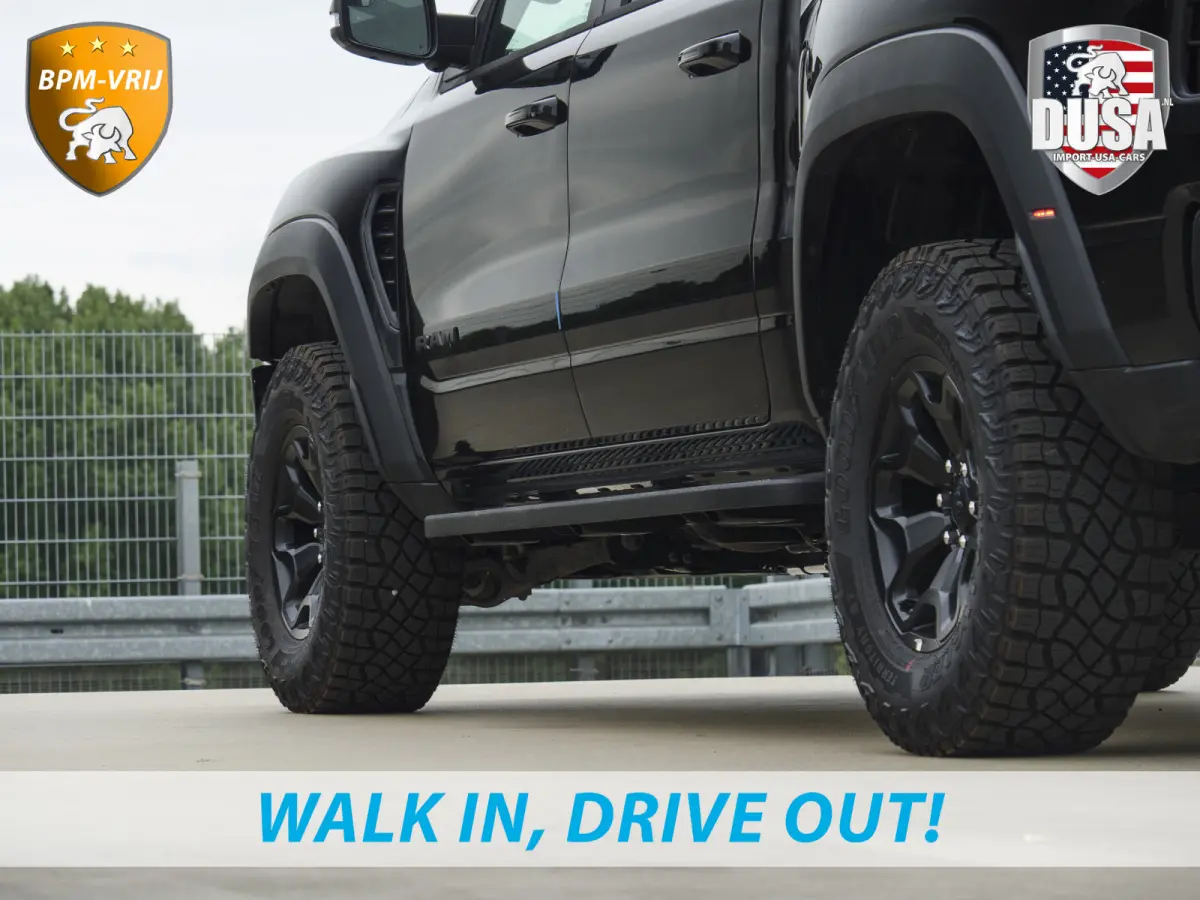 | RHO | 3.0L Twin-Turbo I6 | 4x4 | Crew Cab Panoramadak | 14,4-inch Touchscreen | Passenger Display | Getoonde accessoires zijn verkrijgbaar tegen meerprijs