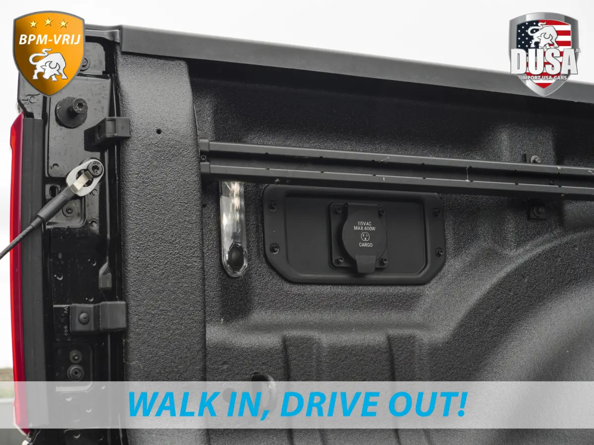 | RHO | 3.0L Twin-Turbo I6 | 4x4 | Crew Cab Panoramadak | 14,4-inch Touchscreen | Passenger Display | Getoonde accessoires zijn verkrijgbaar tegen meerprijs