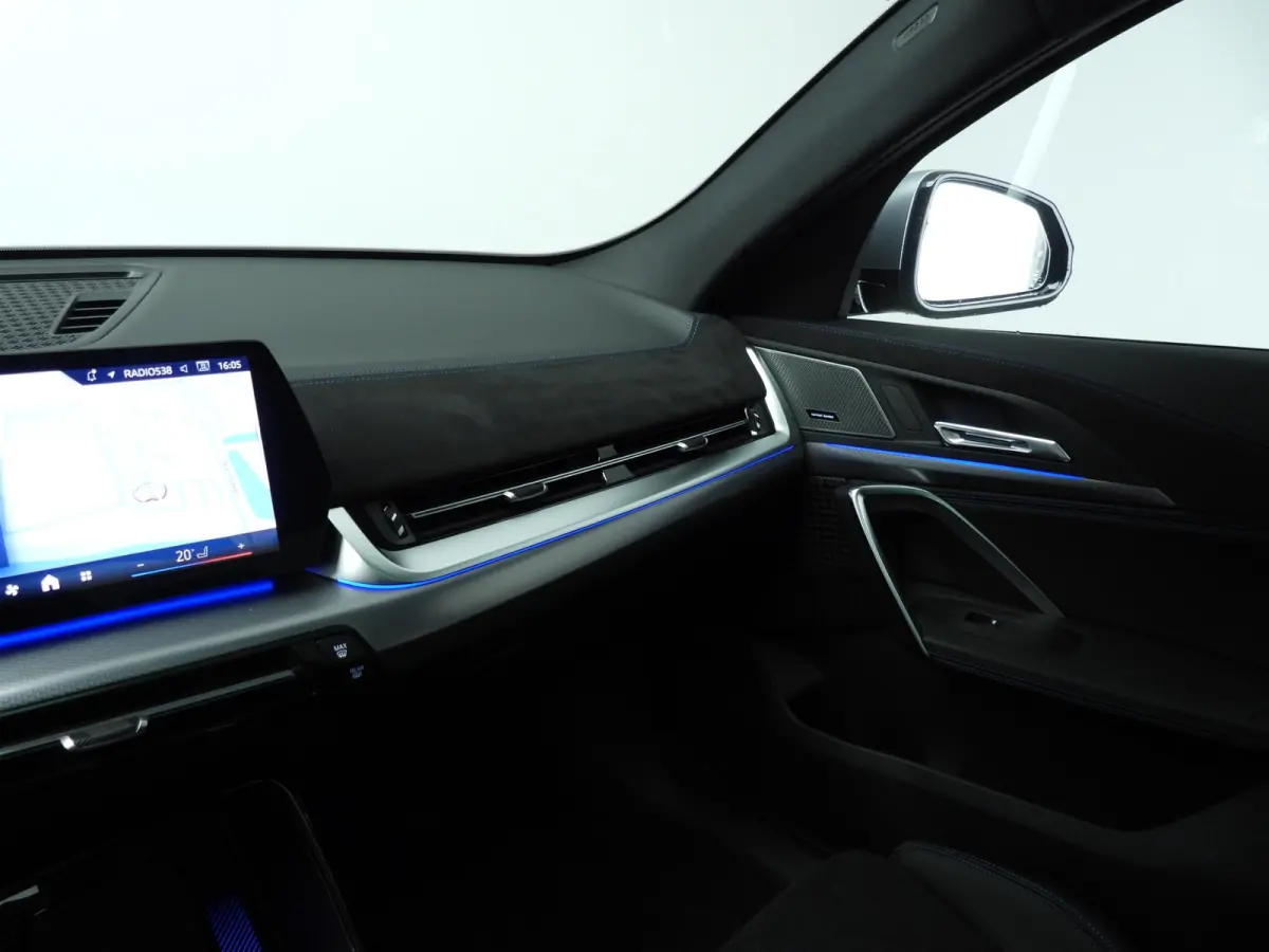sDrive 20i | M-Sportpakket | LED | HUD | Active cruise | Panoramadak | Trekhaak | Elektr. zetels | DAB | Harman-kardon sound | Alu 20 inch