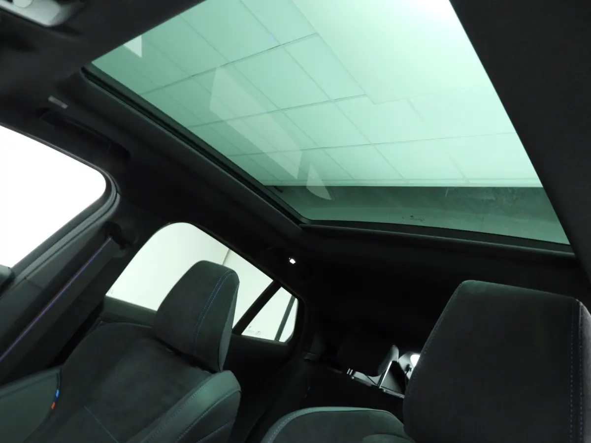 sDrive 20i | M-Sportpakket | LED | HUD | Active cruise | Panoramadak | Trekhaak | Elektr. zetels | DAB | Harman-kardon sound | Alu 20 inch