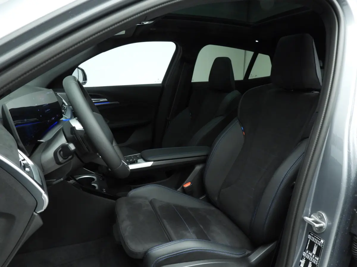 sDrive 20i | M-Sportpakket | LED | HUD | Active cruise | Panoramadak | Trekhaak | Elektr. zetels | DAB | Harman-kardon sound | Alu 20 inch