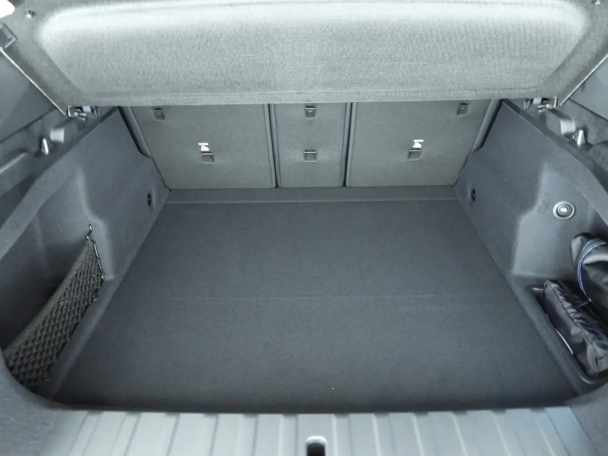 sDrive 20i | M-Sportpakket | LED | HUD | Active cruise | Panoramadak | Trekhaak | Elektr. zetels | DAB | Harman-kardon sound | Alu 20 inch