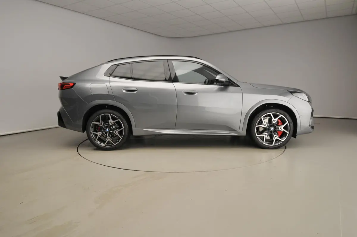 sDrive 20i | M-Sportpakket | LED | HUD | Active cruise | Panoramadak | Trekhaak | Elektr. zetels | DAB | Harman-kardon sound | Alu 20 inch