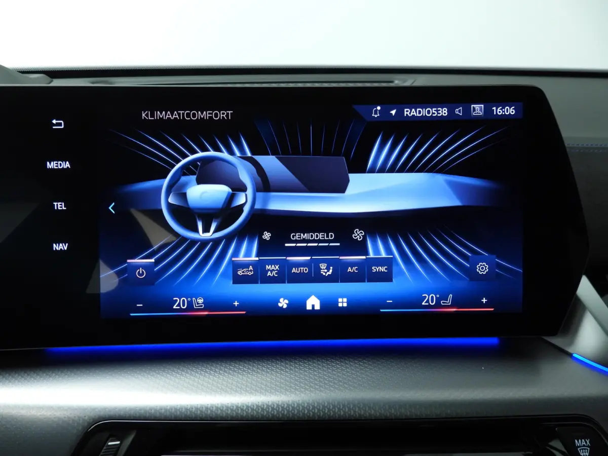 sDrive 20i | M-Sportpakket | LED | HUD | Active cruise | Panoramadak | Trekhaak | Elektr. zetels | DAB | Harman-kardon sound | Alu 20 inch