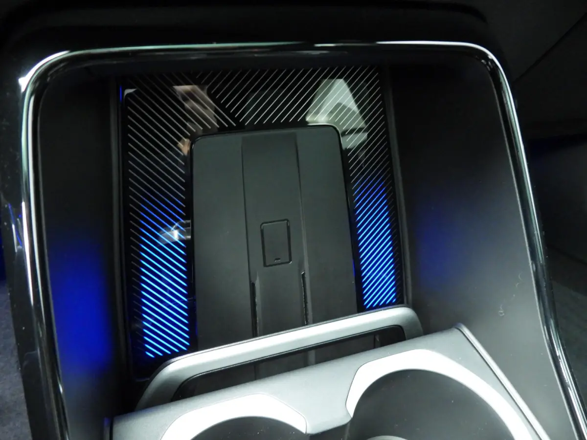 sDrive 20i | M-Sportpakket | LED | HUD | Active cruise | Panoramadak | Trekhaak | Elektr. zetels | DAB | Harman-kardon sound | Alu 20 inch