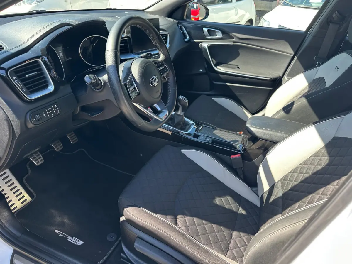1.0 T-GDI GT-Line|1e eigenaar|Key Less|LED|Navi