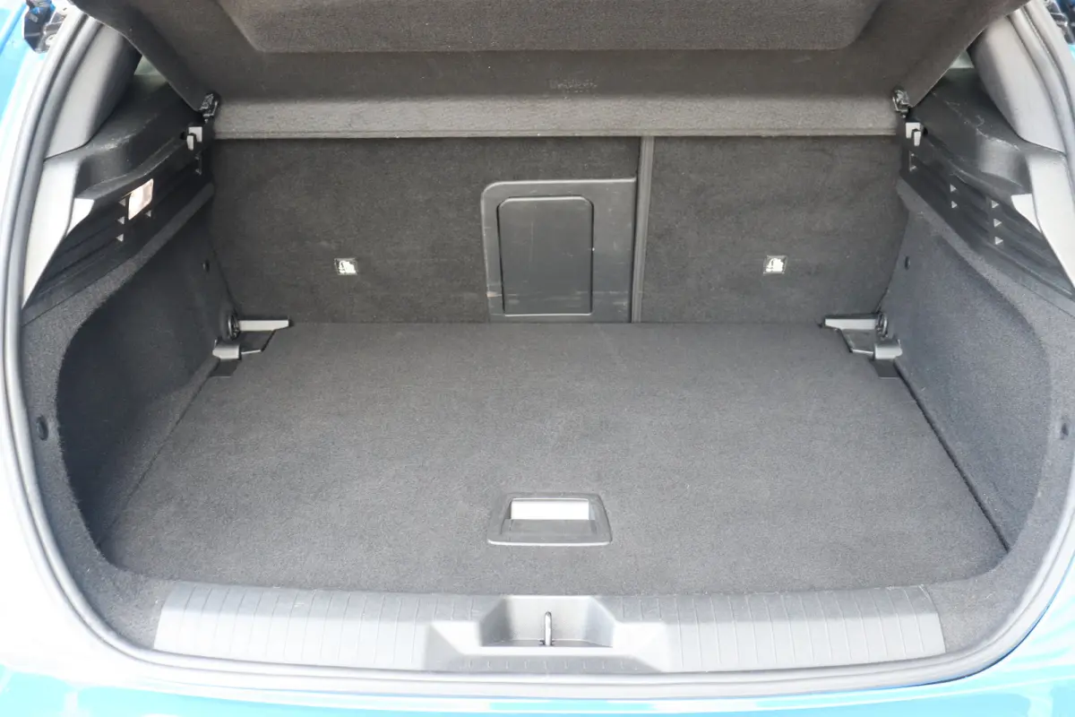 1.2 TURBO 130PK GS-LINE AUTOMAAT / NAVI / HALF-LEDER / CLIMA / LED / PDC / AGR / 17" LMV / CAMERA / KEYLESS / ADAPT. CRUISECONTROL / NIEUWSTAAT !!