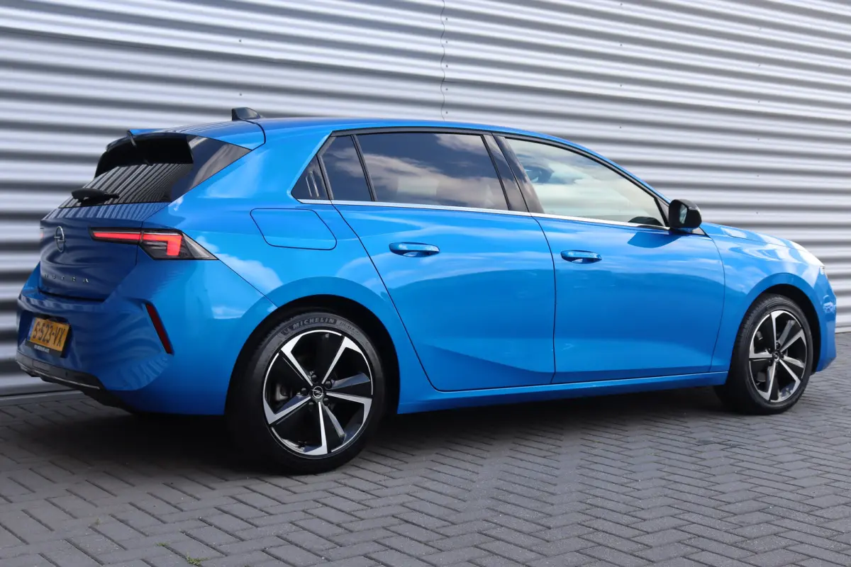 1.2 TURBO 130PK GS-LINE AUTOMAAT / NAVI / HALF-LEDER / CLIMA / LED / PDC / AGR / 17" LMV / CAMERA / KEYLESS / ADAPT. CRUISECONTROL / NIEUWSTAAT !!