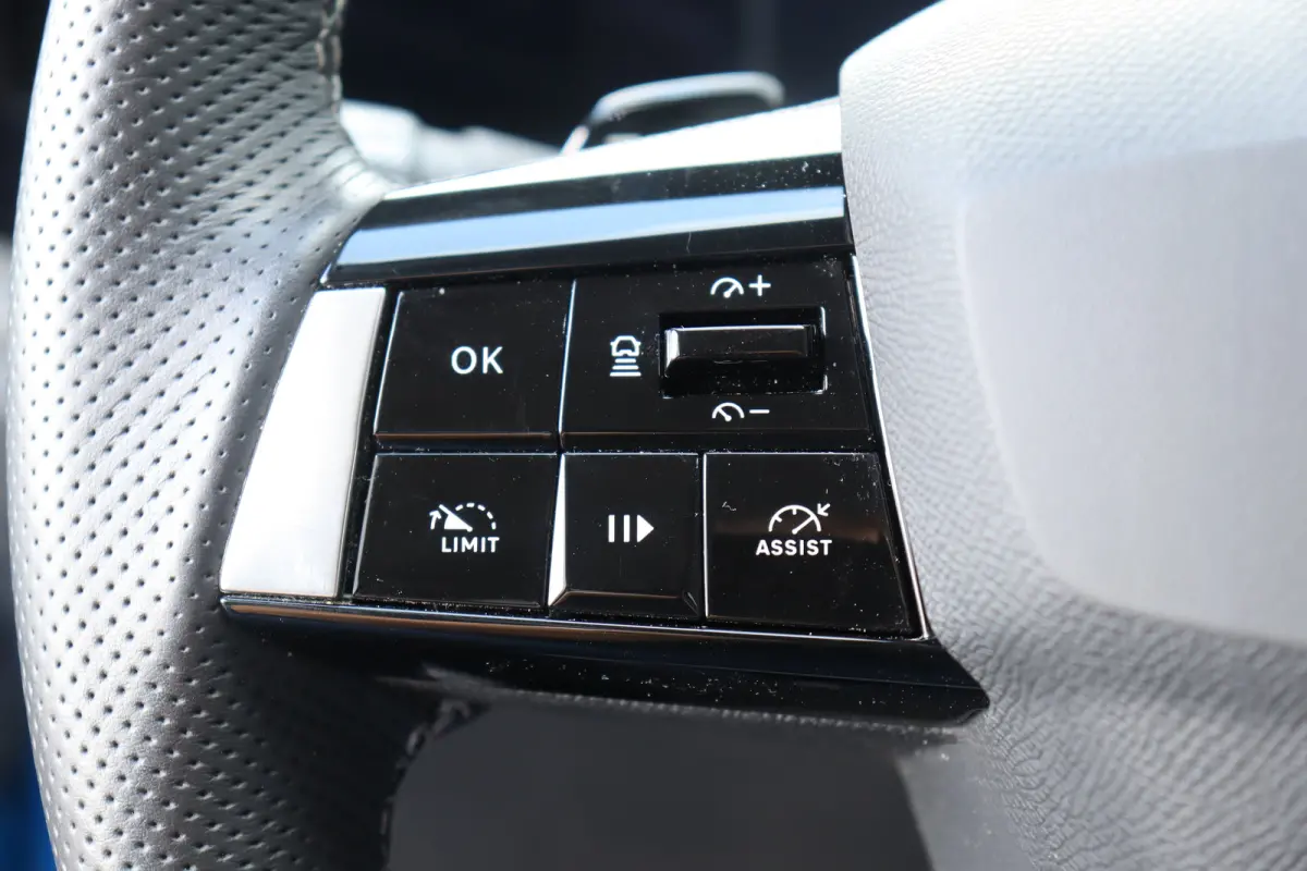 1.2 TURBO 130PK GS-LINE AUTOMAAT / NAVI / HALF-LEDER / CLIMA / LED / PDC / AGR / 17" LMV / CAMERA / KEYLESS / ADAPT. CRUISECONTROL / NIEUWSTAAT !!