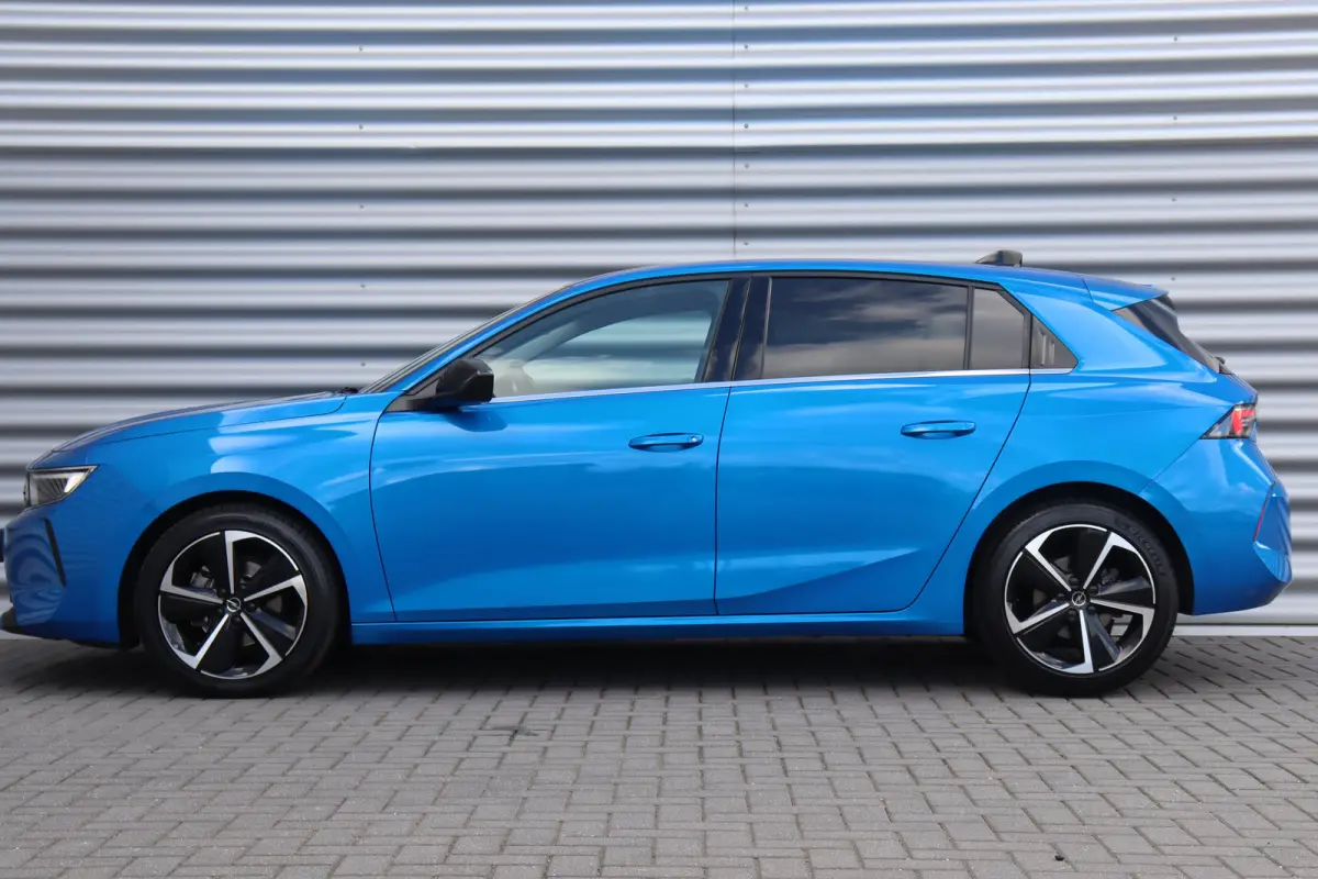 1.2 TURBO 130PK GS-LINE AUTOMAAT / NAVI / HALF-LEDER / CLIMA / LED / PDC / AGR / 17" LMV / CAMERA / KEYLESS / ADAPT. CRUISECONTROL / NIEUWSTAAT !!