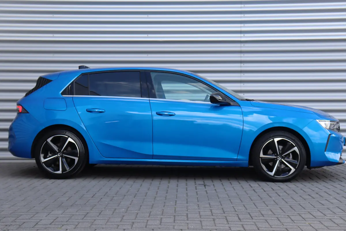 1.2 TURBO 130PK GS-LINE AUTOMAAT / NAVI / HALF-LEDER / CLIMA / LED / PDC / AGR / 17" LMV / CAMERA / KEYLESS / ADAPT. CRUISECONTROL / NIEUWSTAAT !!