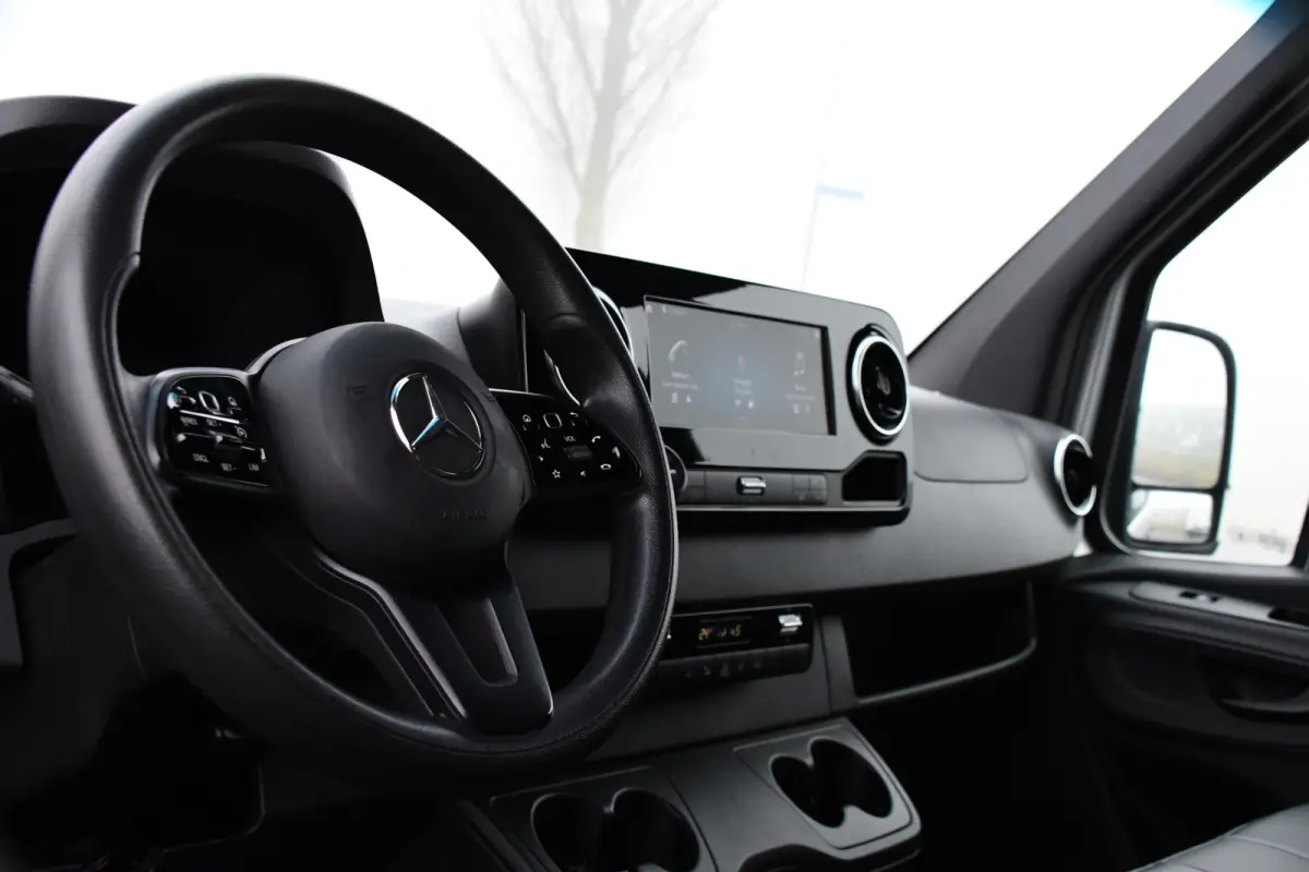 319 V6 3.0 CDI L2H2 Camera, Cruise, 10,5'' Mbux, Automaat, Carplay, Multimedia, Trekhaak, Uniek!