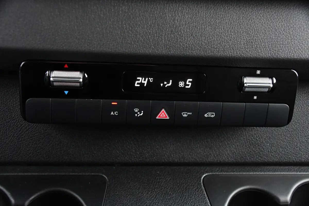 319 V6 3.0 CDI L2H2 Camera, Cruise, 10,5'' Mbux, Automaat, Carplay, Multimedia, Trekhaak, Uniek!