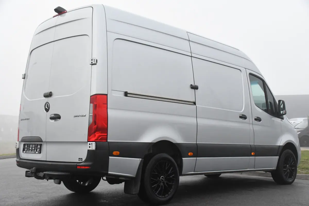 319 V6 3.0 CDI L2H2 Camera, Cruise, 10,5'' Mbux, Automaat, Carplay, Multimedia, Trekhaak, Uniek!