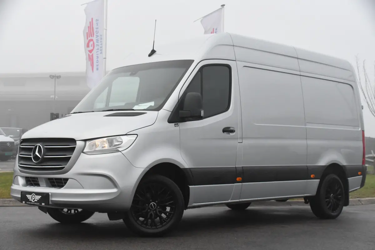319 V6 3.0 CDI L2H2 Camera, Cruise, 10,5'' Mbux, Automaat, Carplay, Multimedia, Trekhaak, Uniek!
