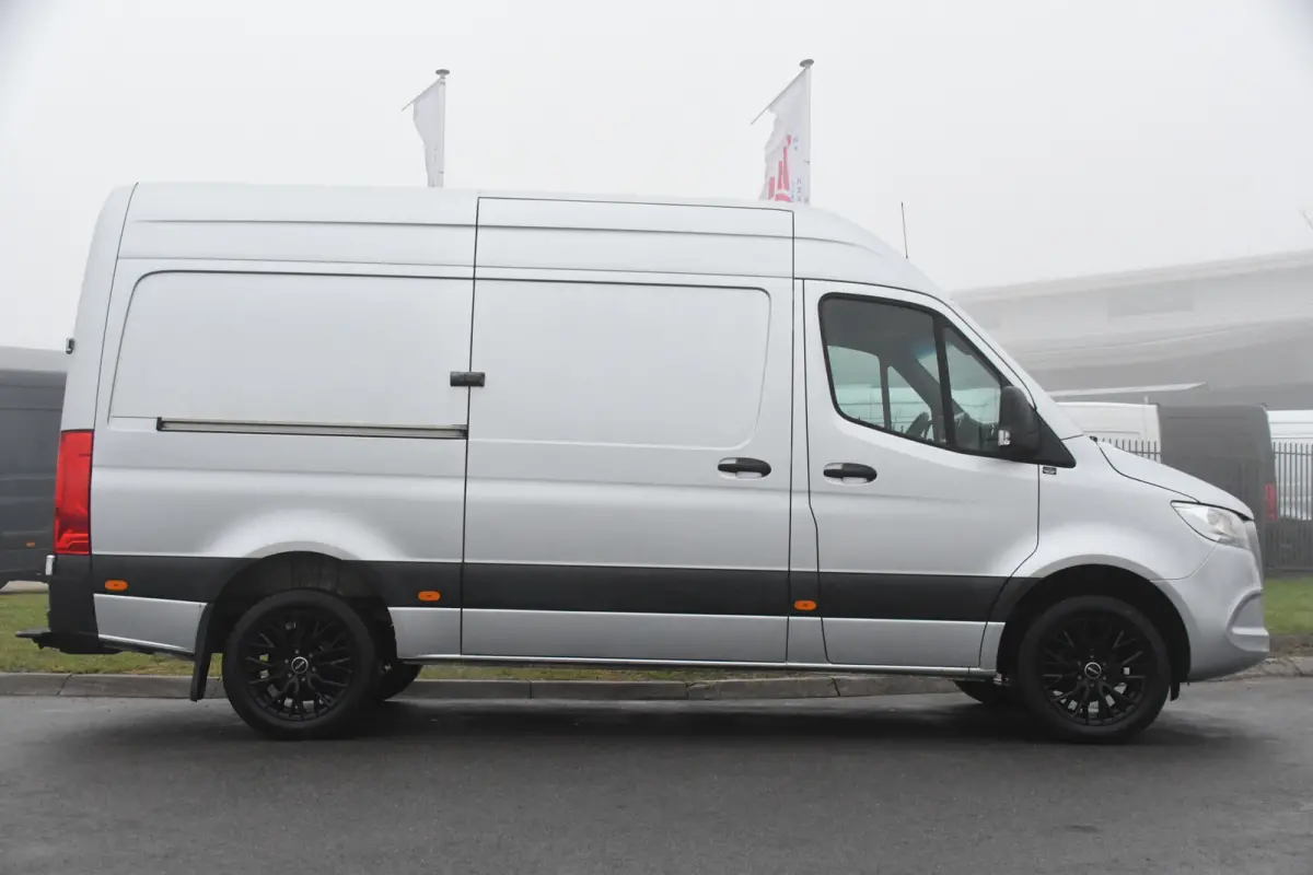 319 V6 3.0 CDI L2H2 Camera, Cruise, 10,5'' Mbux, Automaat, Carplay, Multimedia, Trekhaak, Uniek!