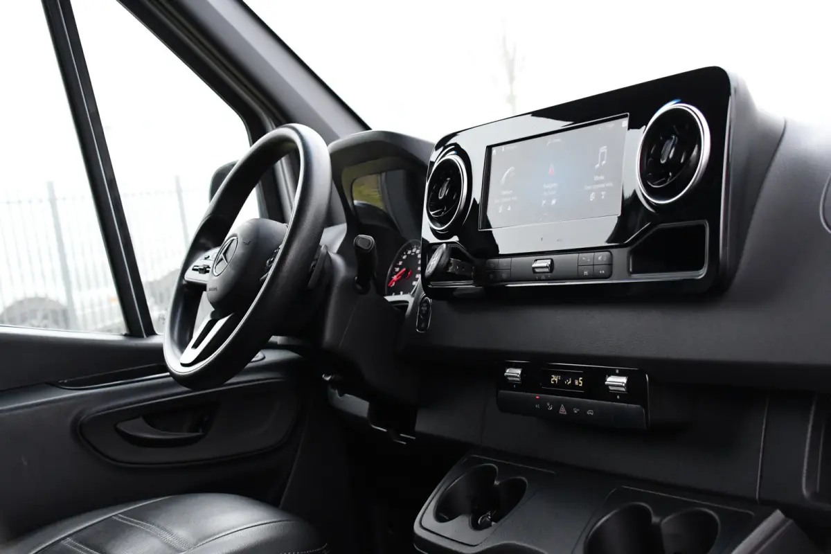 319 V6 3.0 CDI L2H2 Camera, Cruise, 10,5'' Mbux, Automaat, Carplay, Multimedia, Trekhaak, Uniek!