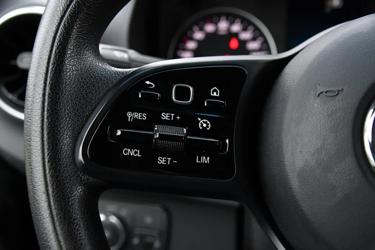 319 V6 3.0 CDI L2H2 Camera, Cruise, 10,5'' Mbux, Automaat, Carplay, Multimedia, Trekhaak, Uniek!