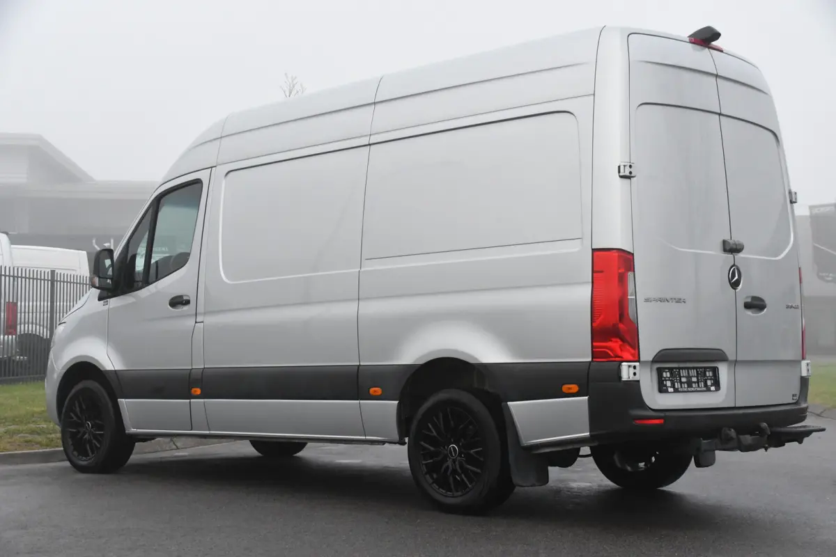 319 V6 3.0 CDI L2H2 Camera, Cruise, 10,5'' Mbux, Automaat, Carplay, Multimedia, Trekhaak, Uniek!