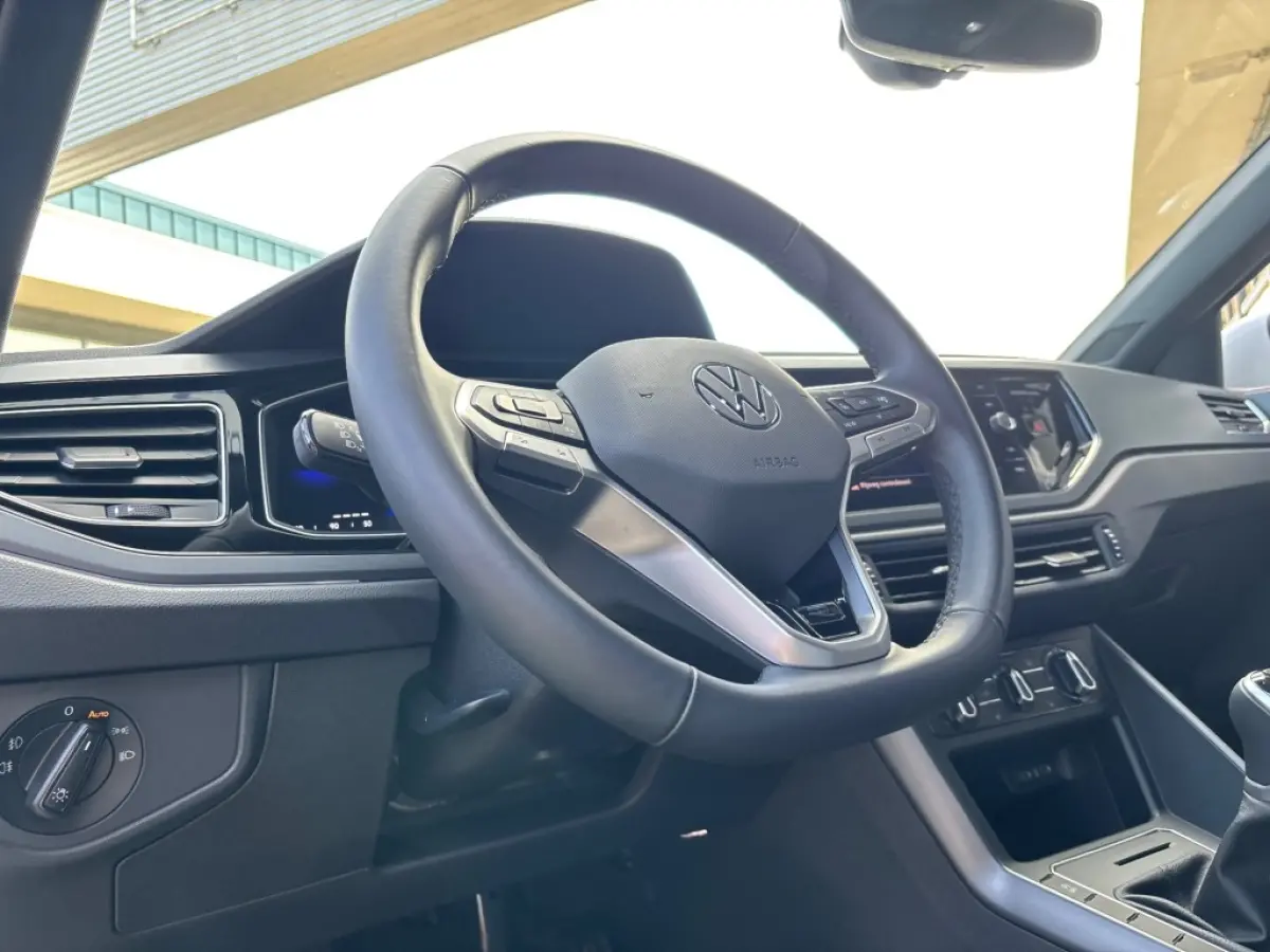 1.0 TSI R-LINE AIRCO NAVI CARPLAY PDC STOELVERW.
