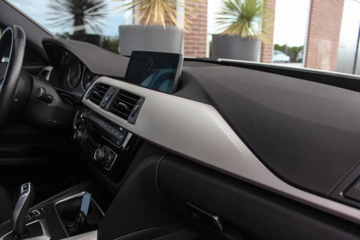 320i F34 Executive Facelift | 184 pk | Automaat | 2e eigenaar | 19 inch | Camera | Head-up | LED | PDC | Navi | Stoelverwarming | Cruise control | Climate control