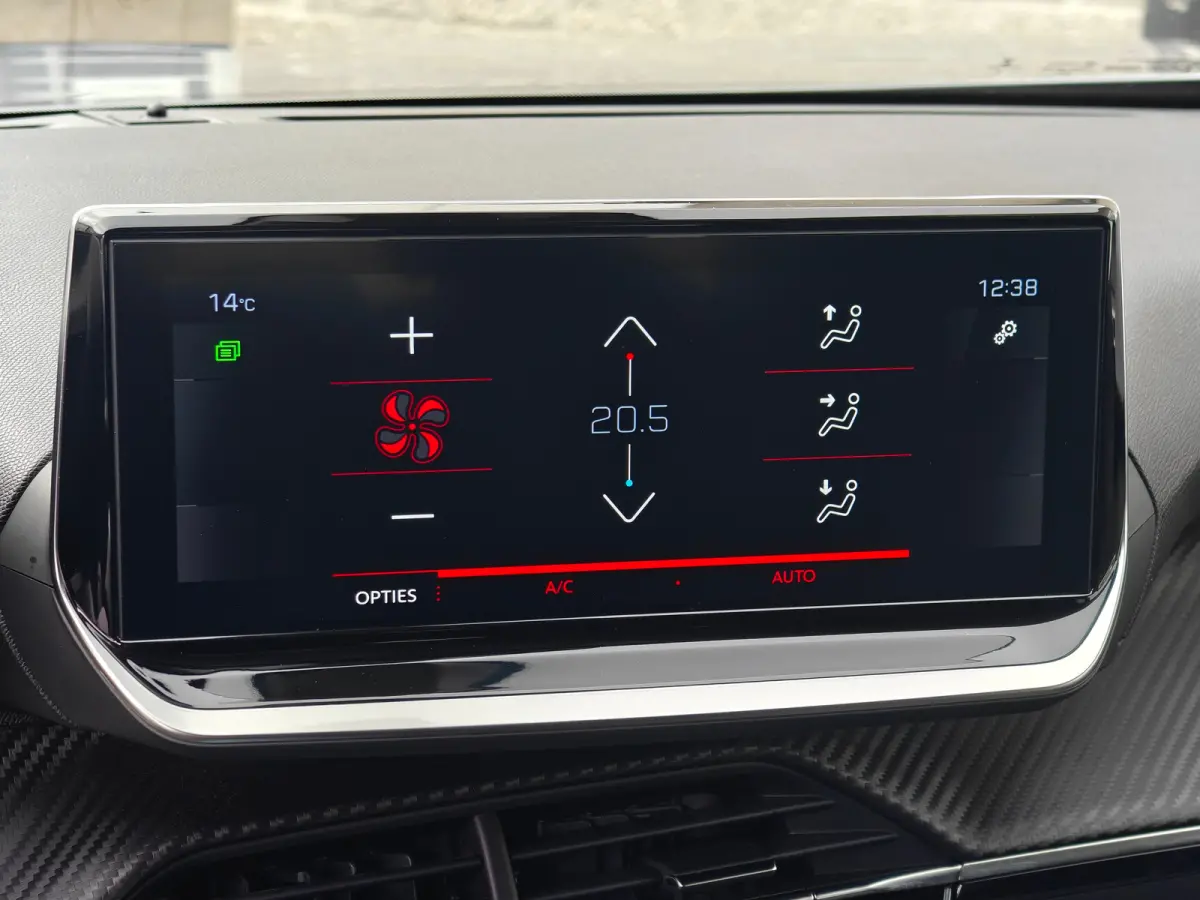 1.2 Allure | Apple Carplay / Android Auto | Achteruitrij Camera | Cruise Control | Climate Control | | Achterbank in delen neerklapbaar | Achteruitrijcamera | Airco (automatisch)