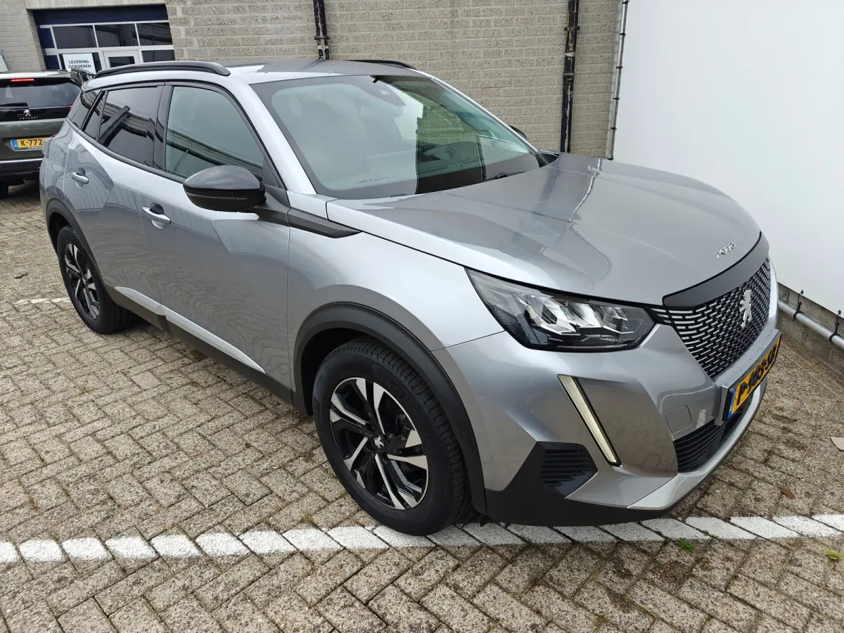 1.2 Allure | Apple Carplay / Android Auto | Achteruitrij Camera | Cruise Control | Climate Control | | Achterbank in delen neerklapbaar | Achteruitrijcamera | Airco (automatisch)