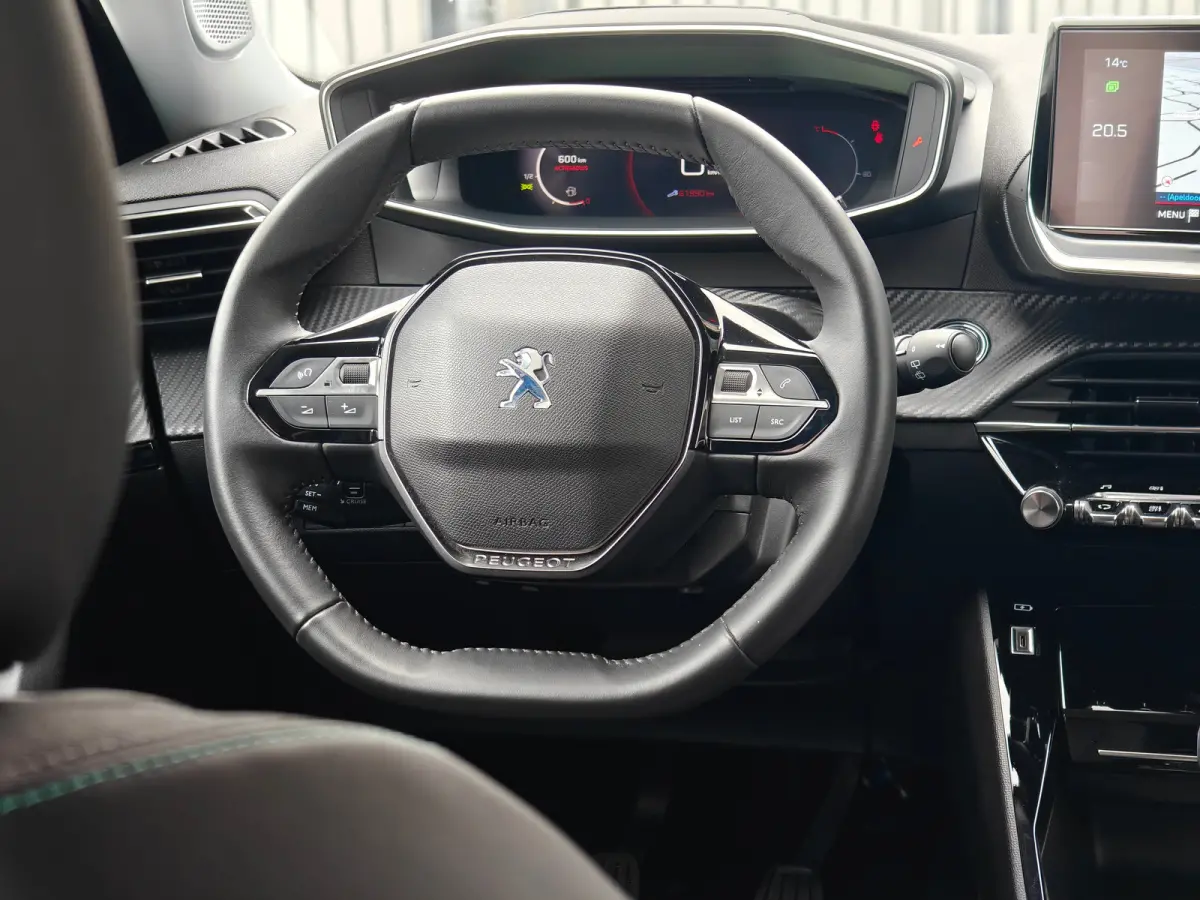 1.2 Allure | Apple Carplay / Android Auto | Achteruitrij Camera | Cruise Control | Climate Control | | Achterbank in delen neerklapbaar | Achteruitrijcamera | Airco (automatisch)