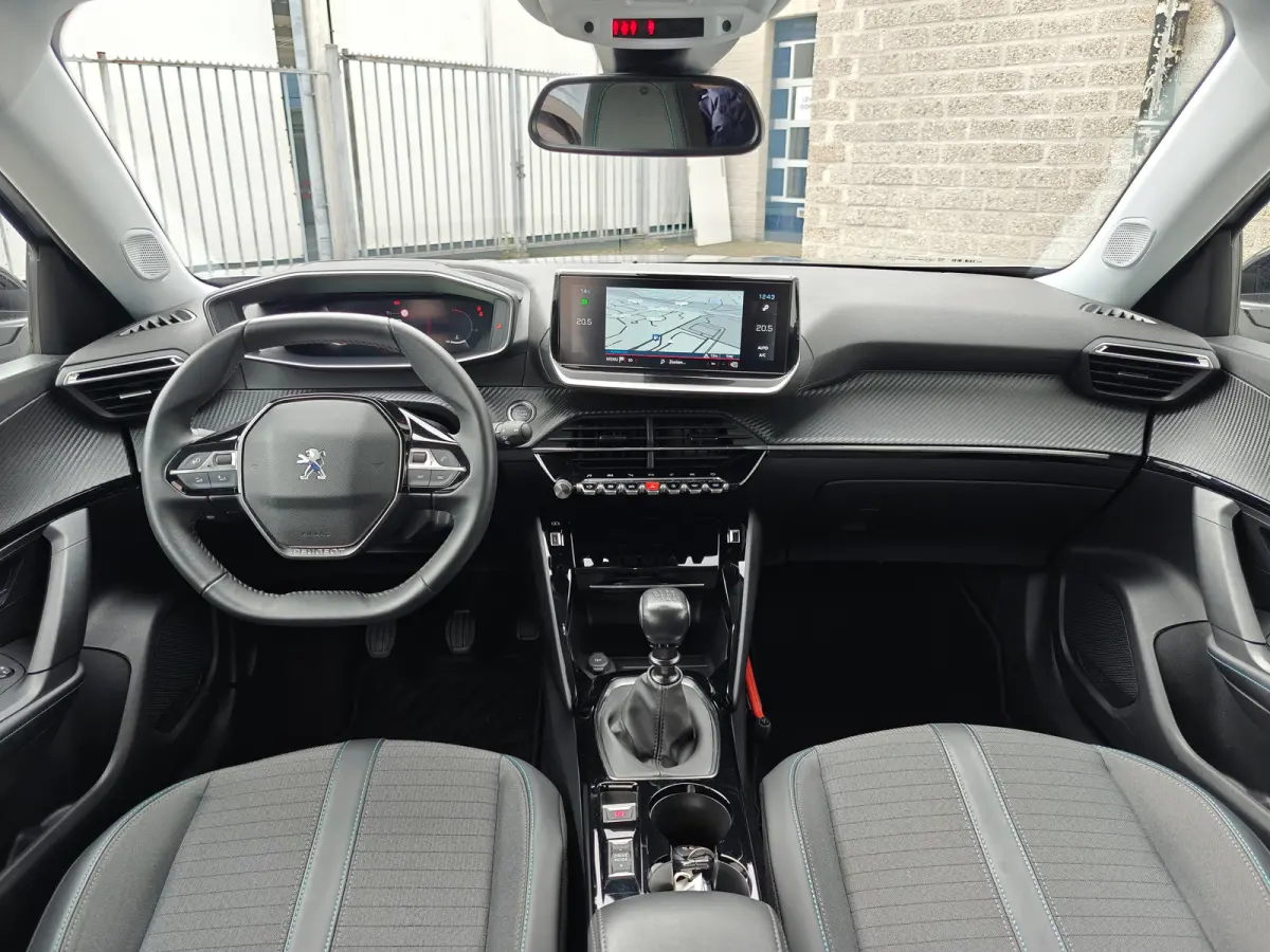 1.2 Allure | Apple Carplay / Android Auto | Achteruitrij Camera | Cruise Control | Climate Control | | Achterbank in delen neerklapbaar | Achteruitrijcamera | Airco (automatisch)