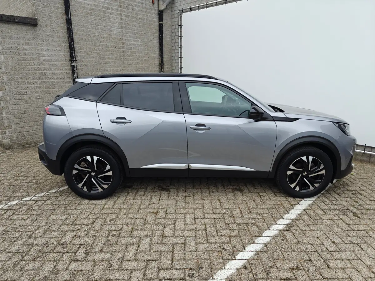 1.2 Allure | Apple Carplay / Android Auto | Achteruitrij Camera | Cruise Control | Climate Control | | Achterbank in delen neerklapbaar | Achteruitrijcamera | Airco (automatisch)