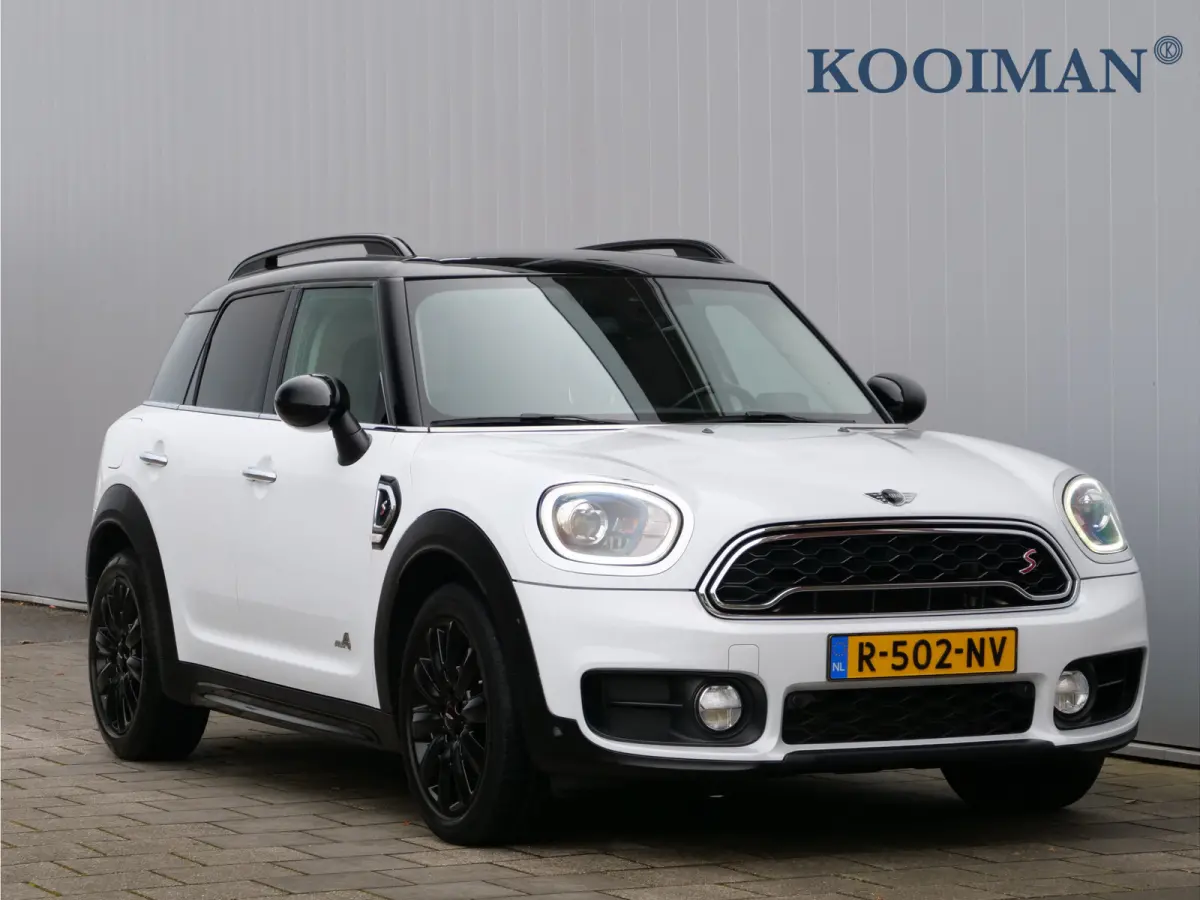 Mini 2.0 192pk Cooper S ALL4 Chili Automaat Camera / Head-Up / Leer / Navigatie
