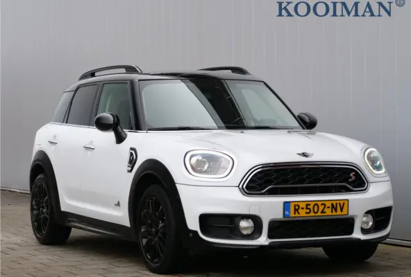 Mini 2.0 192pk Cooper S ALL4 Chili Automaat Camera / Head-Up / Leer / Navigatie