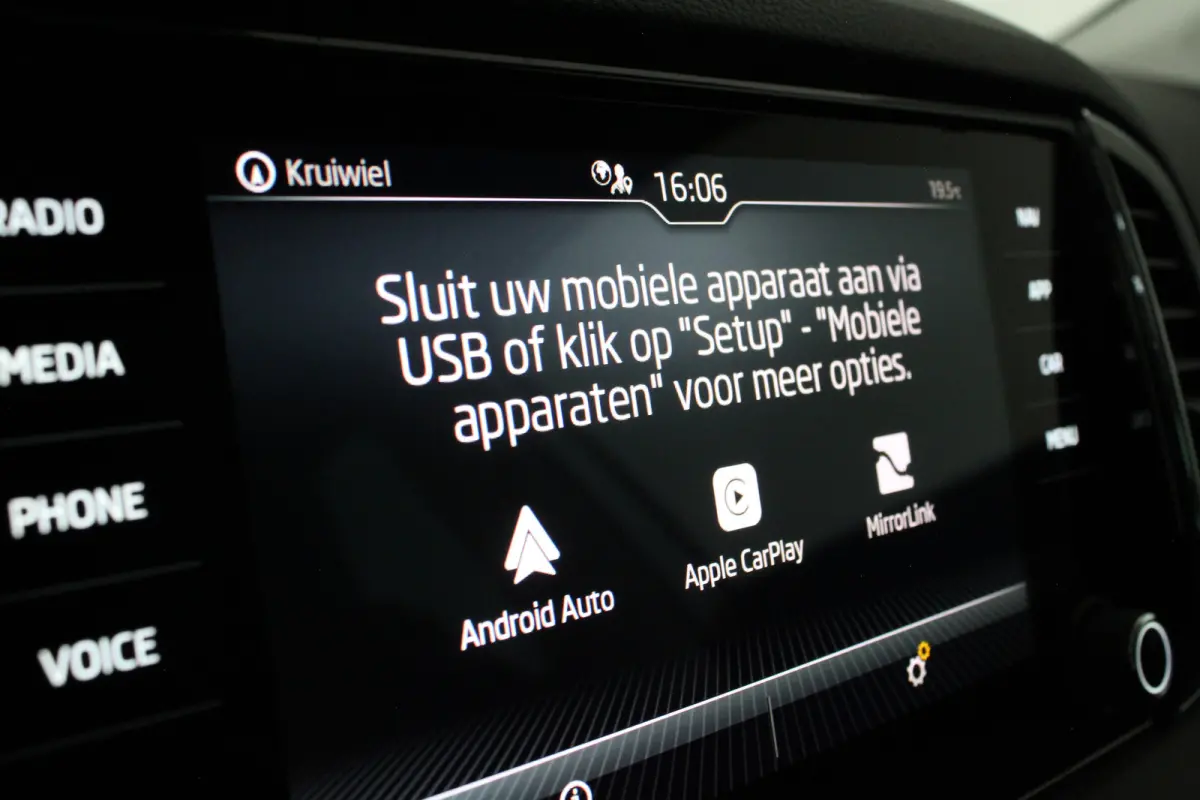 1.0 TSI Business Edition > Camera/Navi/Comfort-pakket/keyless...